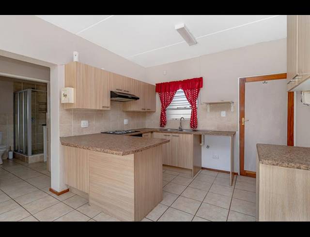 2 BEDROOM TOWNHOUSE FOR SALE IN NOORDHEUWEL